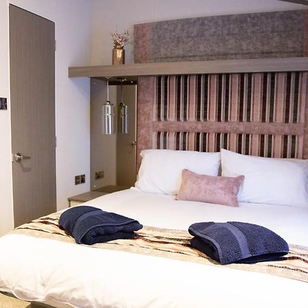 Atlas Ovation Lodge Auchterarder Ngoại thất bức ảnh